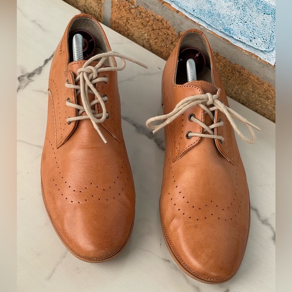 TEN POINTS VERA LACED SHOES SIZE 39/8 - Picture 2 of 9